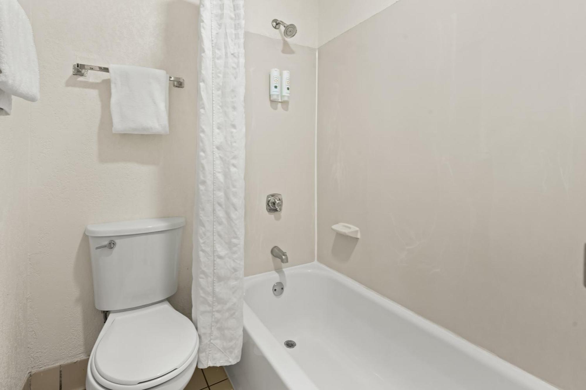 Quality Inn Rocky Mount Exterior foto