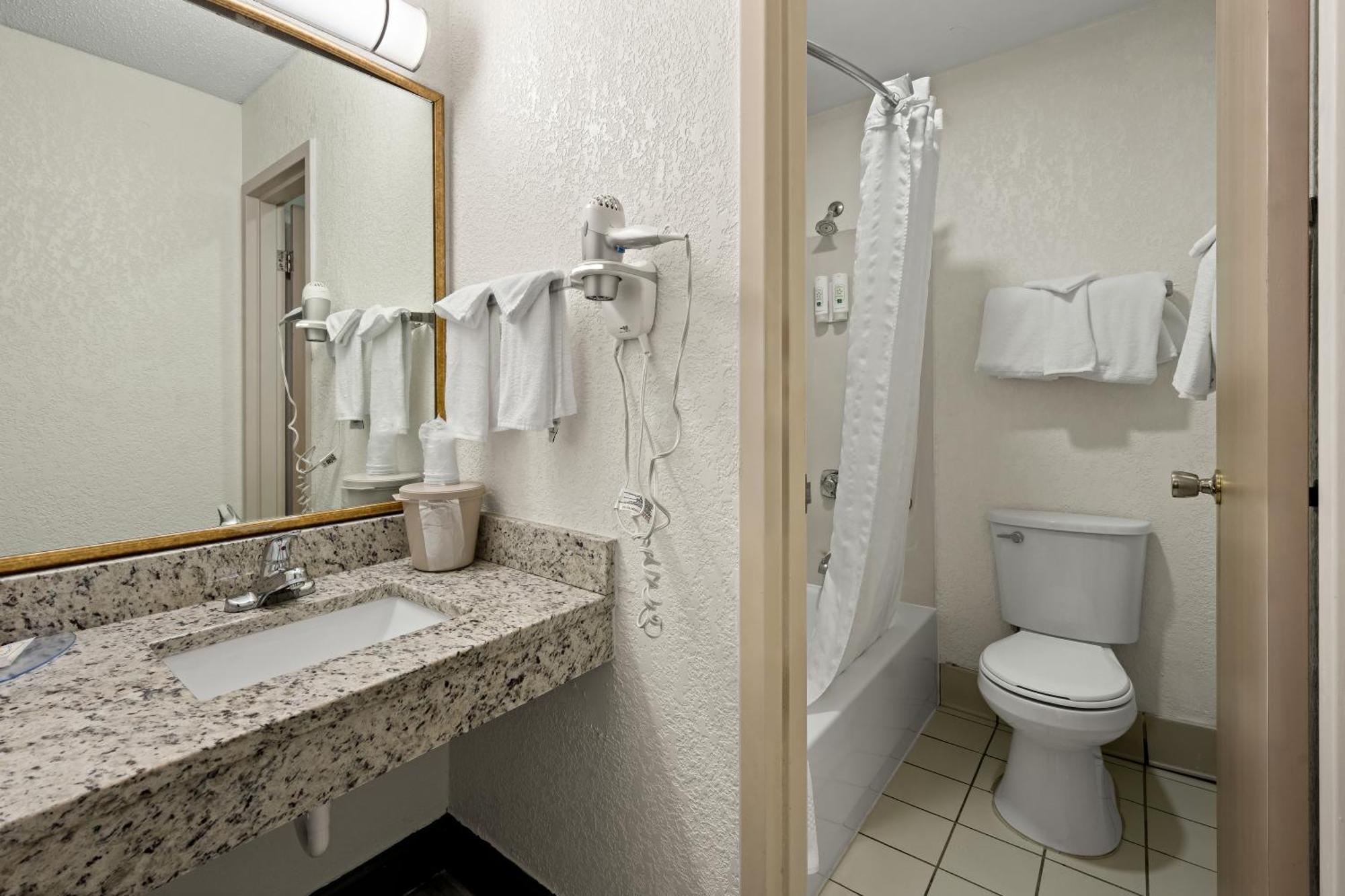 Quality Inn Rocky Mount Exterior foto